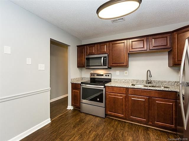 Building Photo - 5400 Rocha Ct