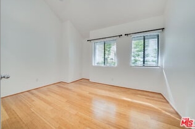 Foto del edificio - 2453 Chelsea Pl