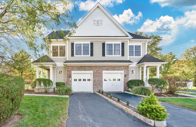 Building Photo - 32 Bay Hill Dr