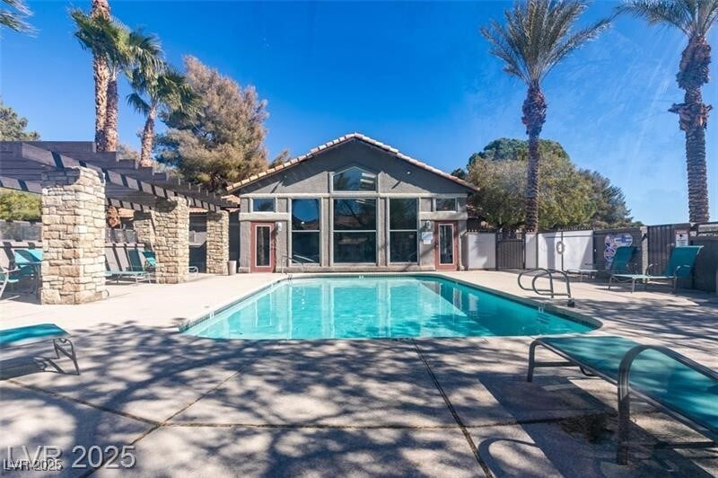 Building Photo - 2750 S Durango Dr