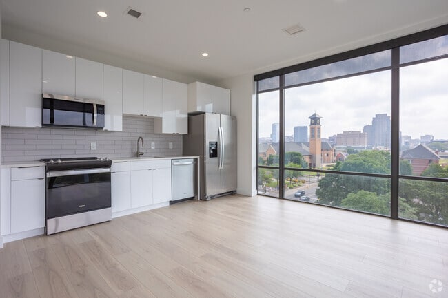 Interior Photo - The 616