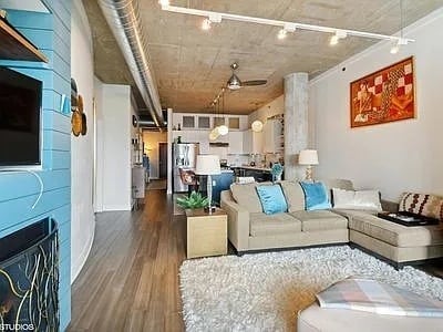 Foto del edificio - 125 E 13th St