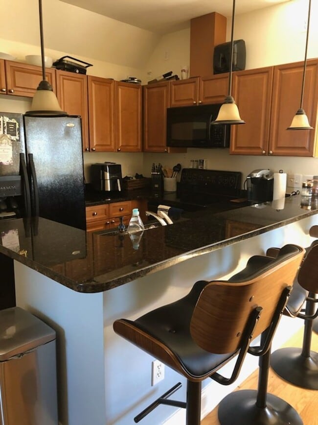 Foto del edificio - COMING SOON!!!! Riverfront Apartment in de...