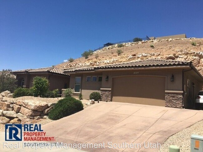 Foto del edificio - 3 br, 3 bath House - 2027 E Knolls Dr