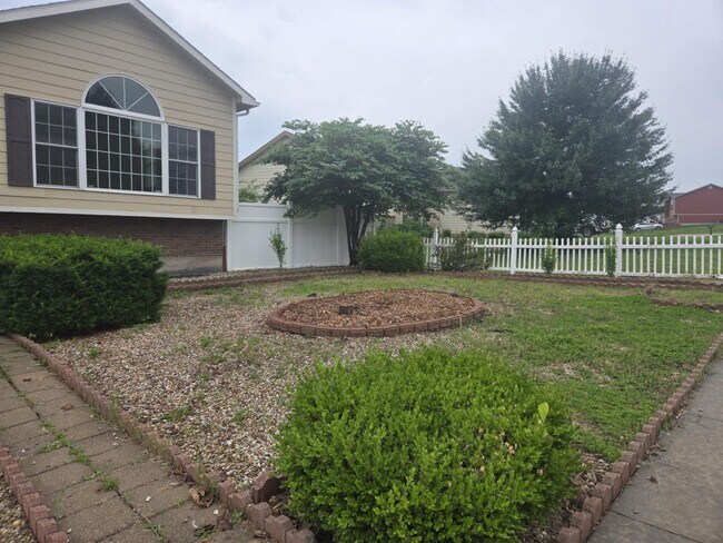 Foto del edificio - Gorgeous Corner lot Home for Rent!