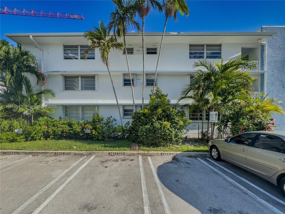 Foto principal - 1120 102nd St