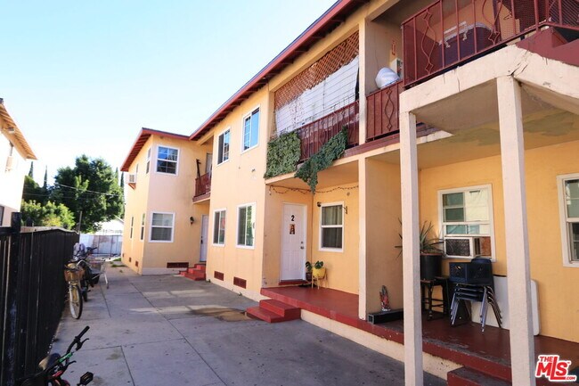 Foto del edificio - 8150 Sepulveda Pl