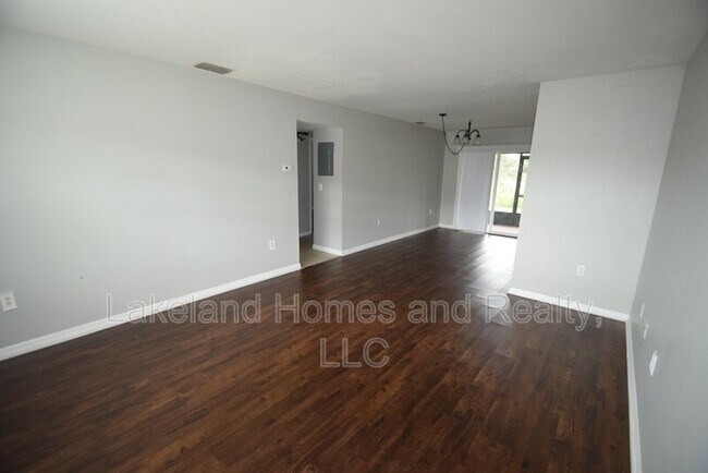 Foto del edificio - 1920 E Edgewood Dr