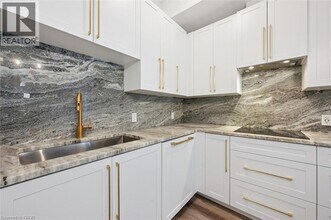 Building Photo - 51 David St