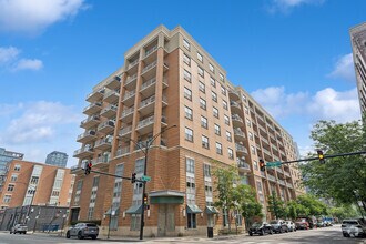 Building Photo - 950 W Monroe St