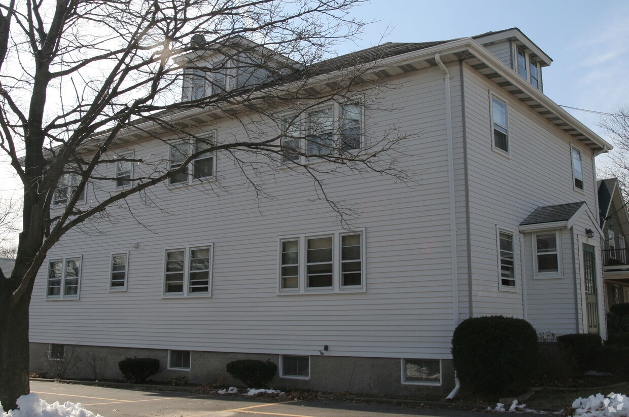 Building Photo - 15 1st St