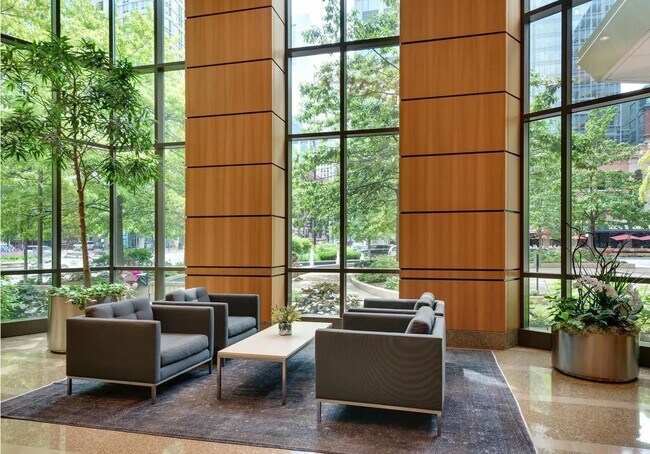 Building Photo - 400 N La Salle Dr