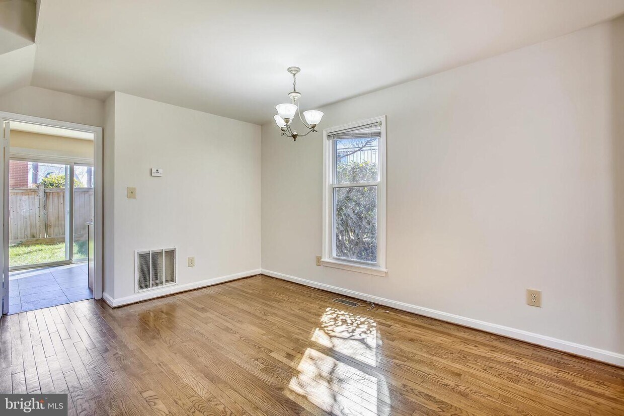 1525 Oronoco St, Alexandria, VA 22314 Townhome Rentals in Alexandria
