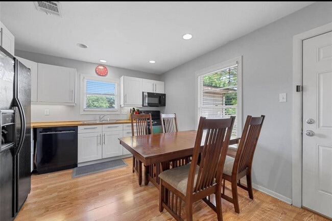 Foto del edificio - 1025 N 32nd St