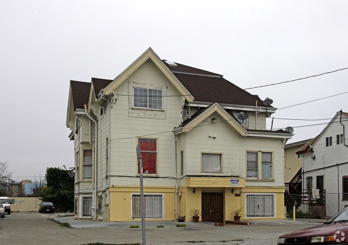 Building Photo - 1621 7th Ave