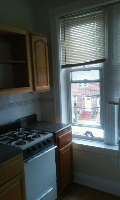 Building Photo - 567 Midwood St