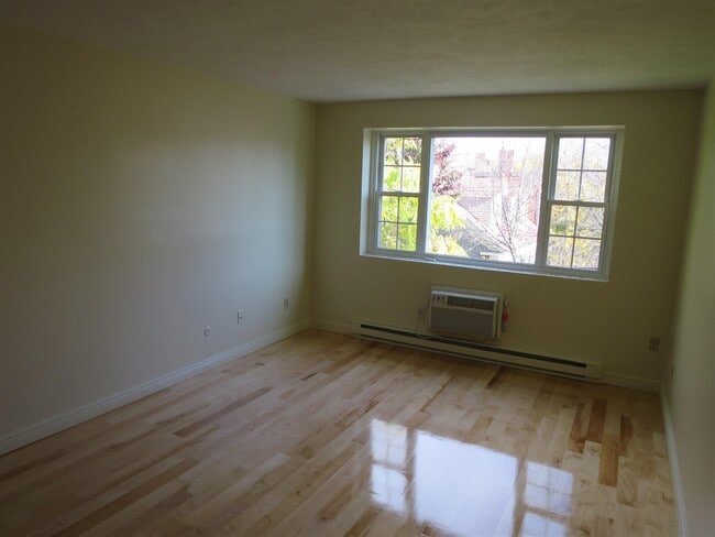 Building Photo - 23 Franklin St