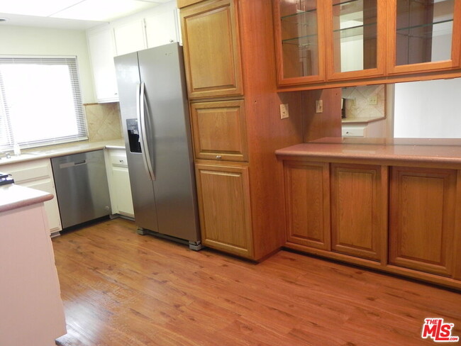 Building Photo - 879 Coriander Dr