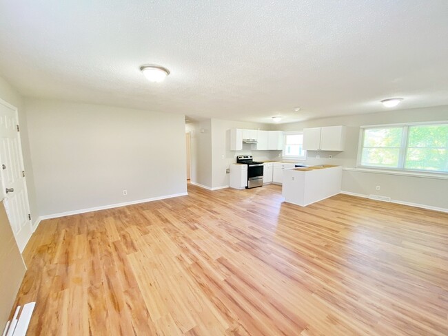 Building Photo - 1200 Highland Ave