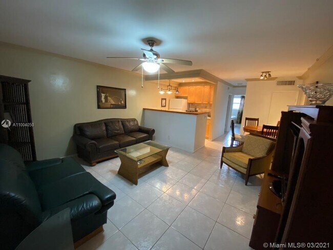 Building Photo - 467 Golden Isles Dr