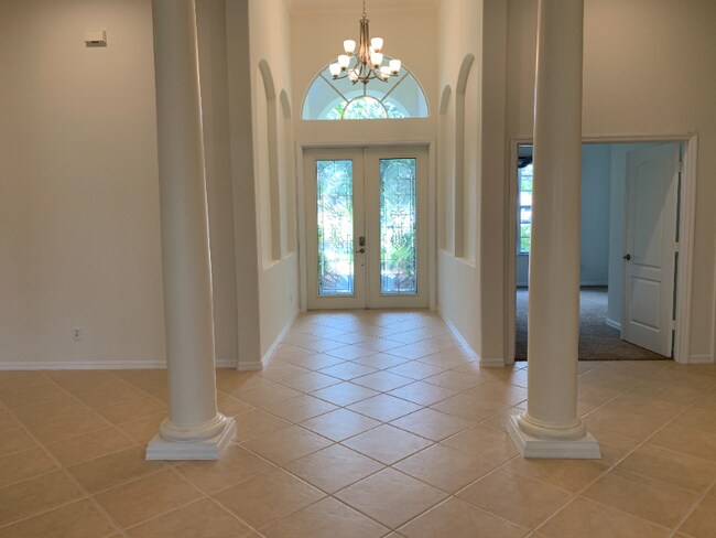 Foto del edificio - 8452 Laurel Lakes Blvd