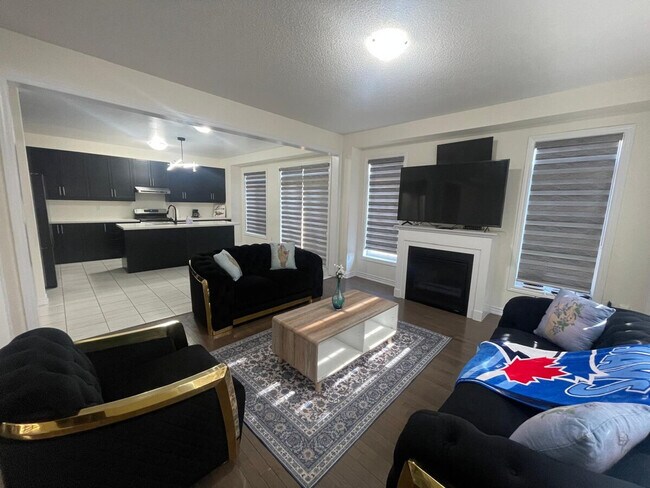 Building Photo - 144 Adventura Rd