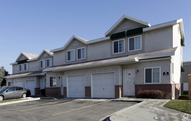 Building Photo - Avion Townhomes