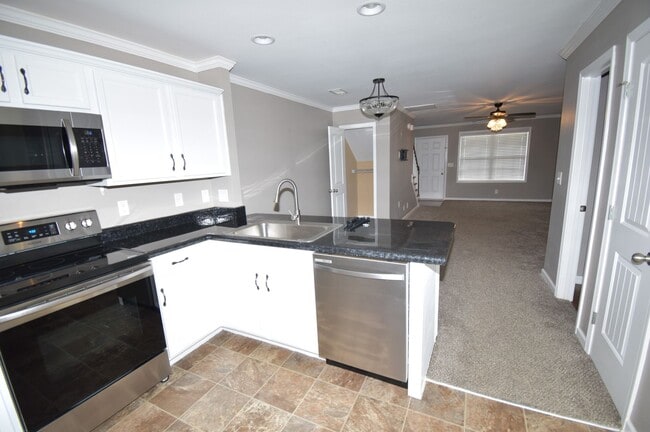 Foto del edificio - 2 Bedroom Pet Friendly Condo For Rent Near Beachaven Vineyard!