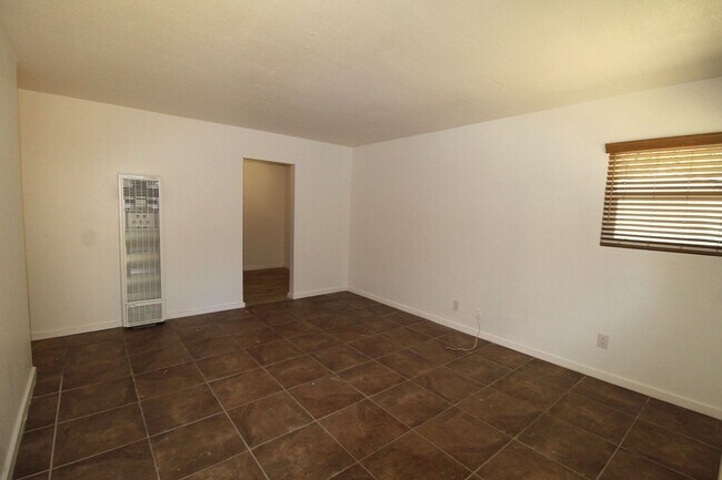 Building Photo - 321 N. Encinal Avenue