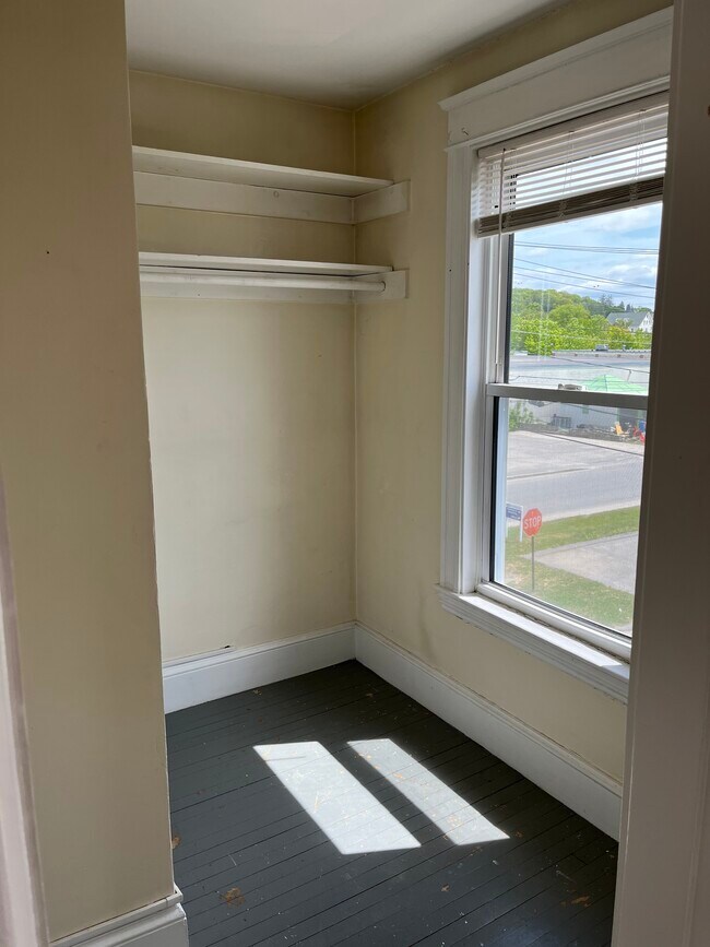 Walk in Closet - 76 Spring St