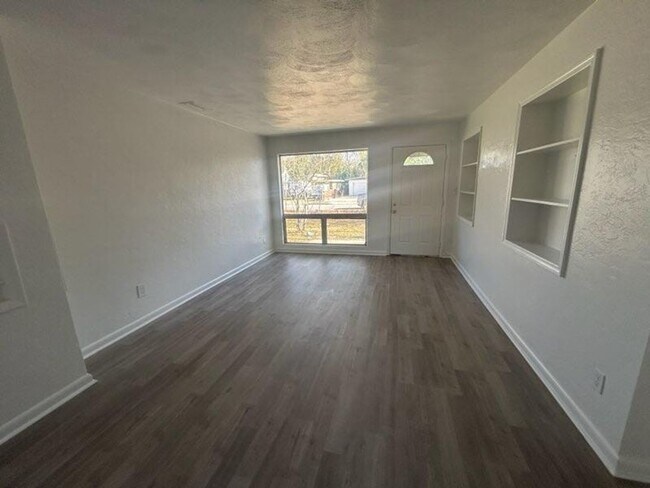 Foto del edificio - 760 Greenway Pl