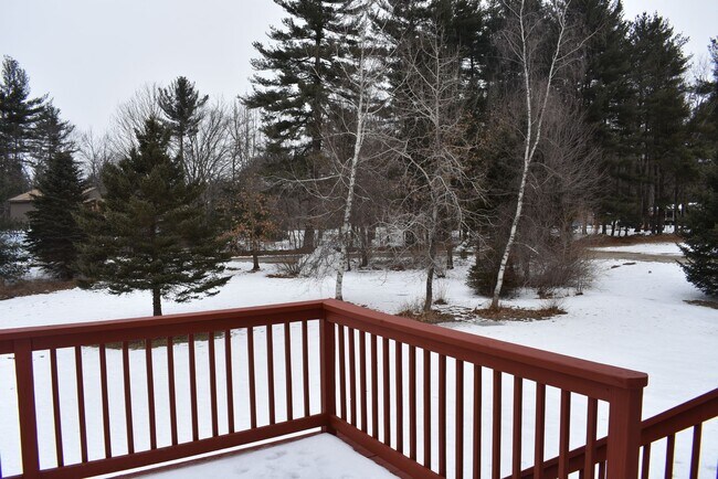 Building Photo - 4 Bed, 2.5 Bath House