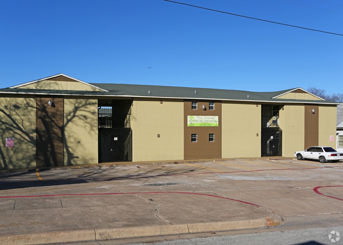 Foto del edificio - Oak Tree Apartments