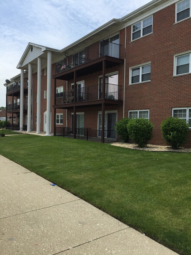 6101 W 94th St Unit C1, Oak Lawn, IL 60453 Condo for Rent in Oak