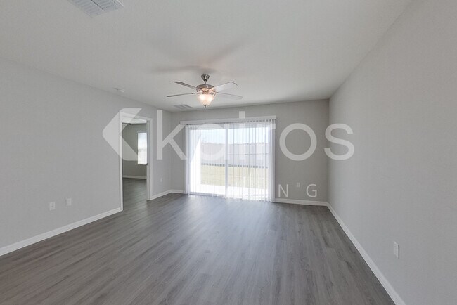 Building Photo - 8661 SW 43rd Ter