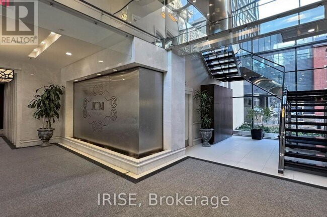 Photo du bâtiment - 28 Linden St