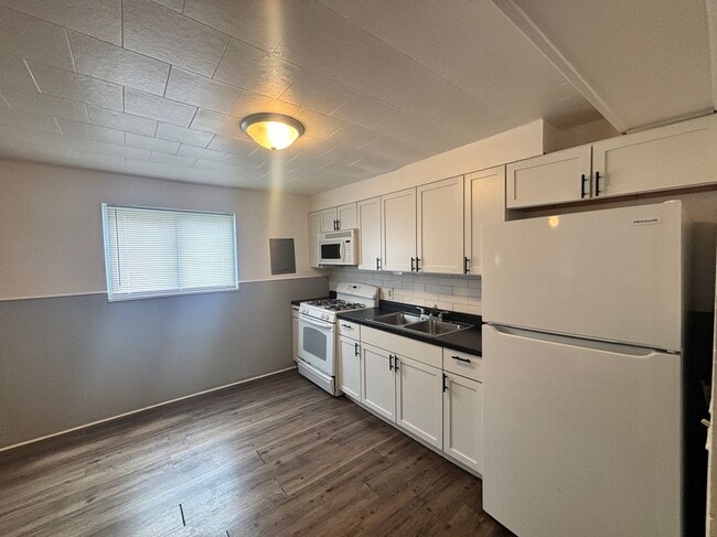 Building Photo - 32057 Cheboygan Ct