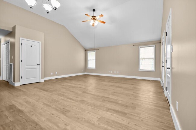 Foto del edificio - Pet Friendly Three Bedroom!