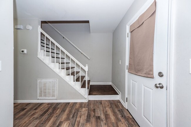 Building Photo - 4 Bedroom, 2.5 Bathroom Home in Tall Pines...