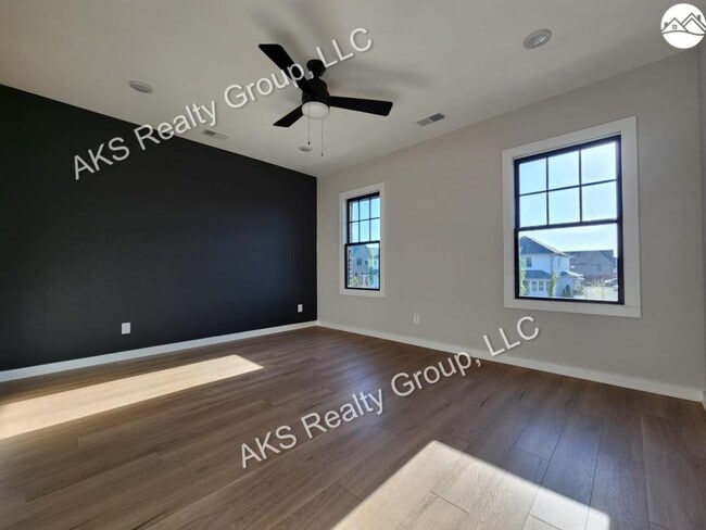 Building Photo - 1202 Windsor Sq