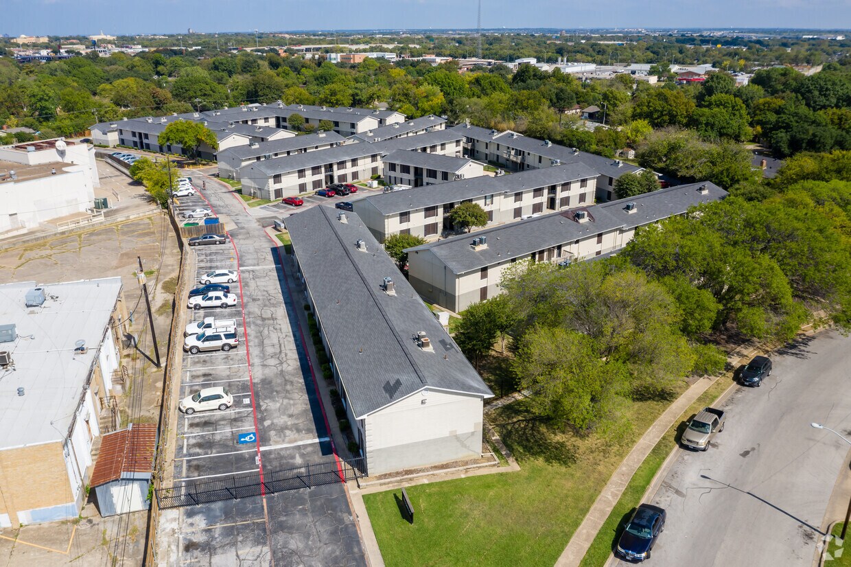 Primary Photo - Trails of Wedgewood Apartments