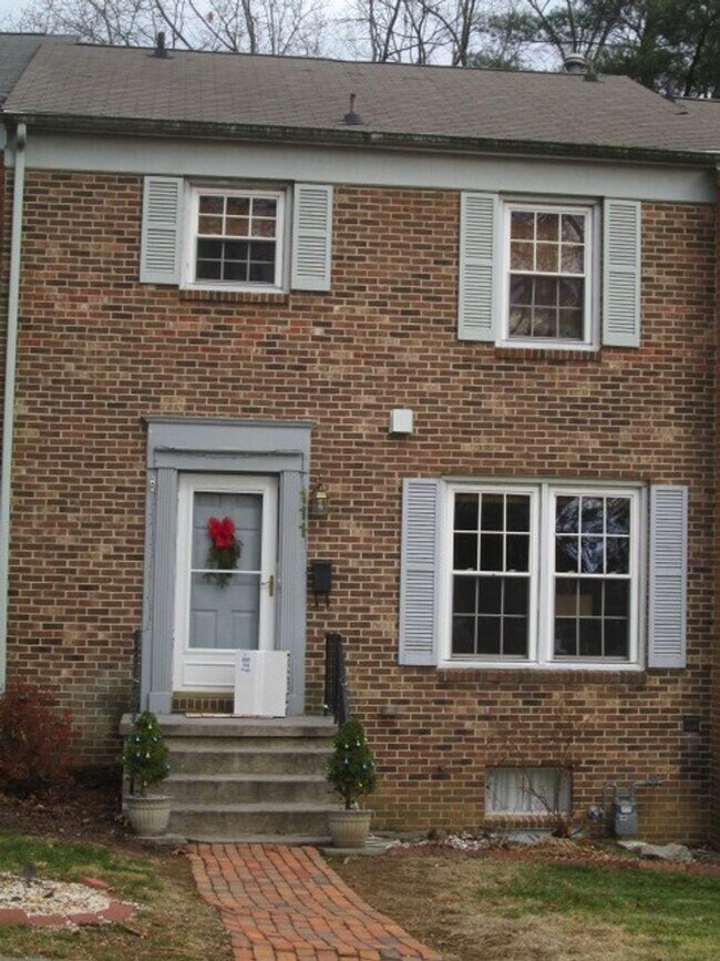 Foto del edificio - 111 Canterbury Ct