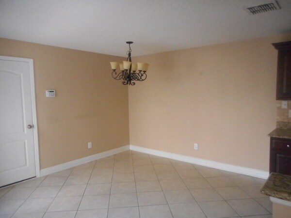 Building Photo - 2565 Abey Blanco Dr