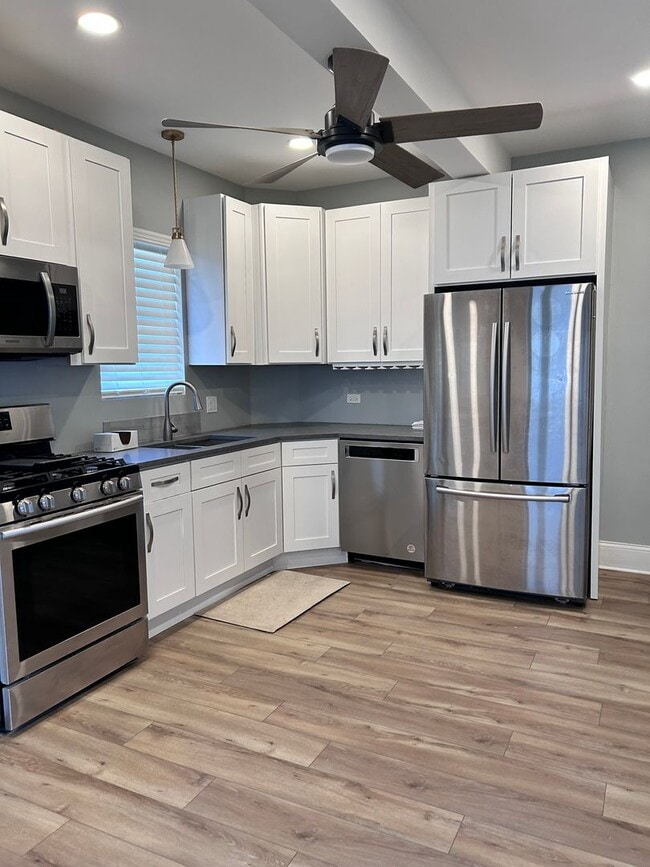 Building Photo - Beautiful 3-Bedroom / 2-Bathroom home available in Aurora