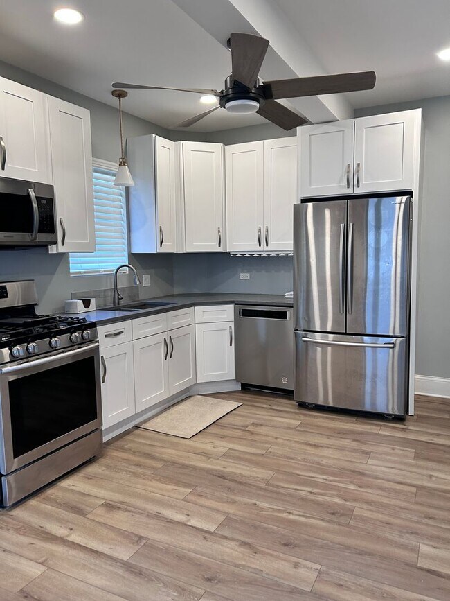 Foto del edificio - Beautiful 3-Bedroom / 2-Bathroom home available in Aurora