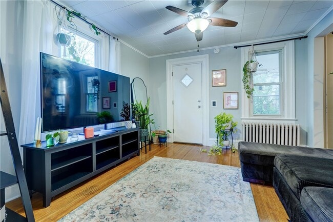 Building Photo - 284 Benton St