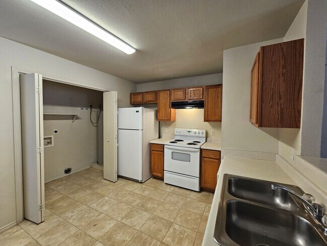 Building Photo - 3606 Malibu Ln