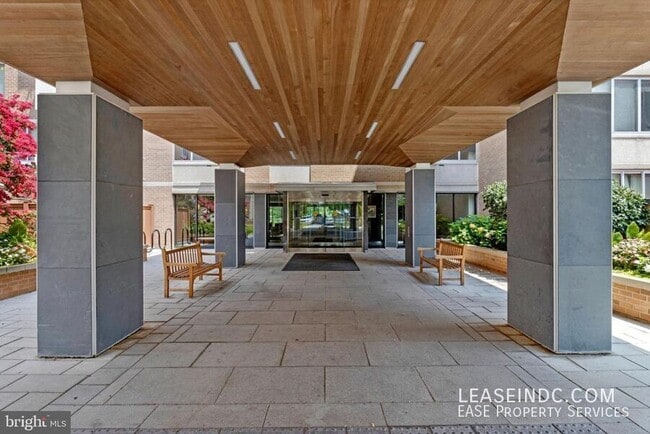 Foto del edificio - 2939 Van Ness St NW