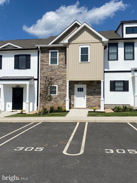 Building Photo - 556 Leesville Rd