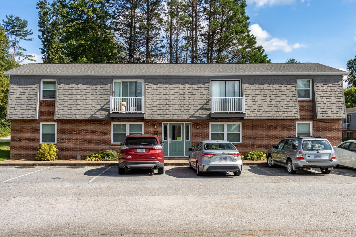 Photo - 468 Greenville Hwy (Brevard, NC)